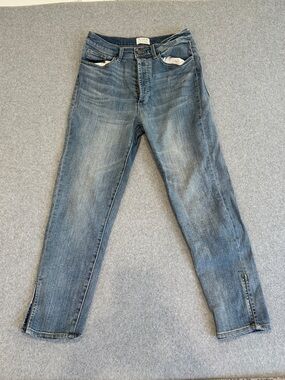 Oliver Logan Mom Jeans High Rise Blue Denim Split Hem